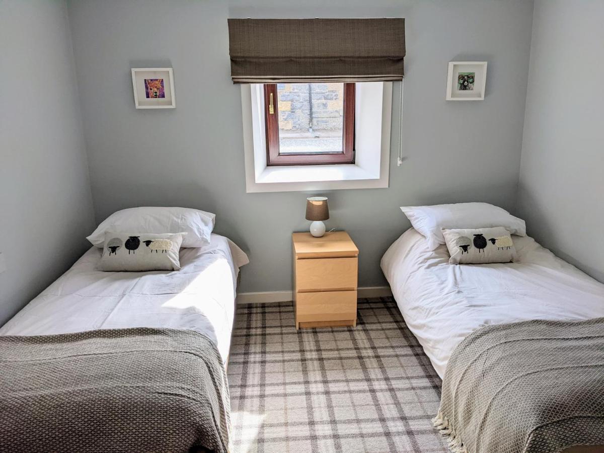 Ailnack Cottage -Cheerful Cottage With Secure Garden And Off Street Parking Sleeps 4 Томінтоул Екстер'єр фото